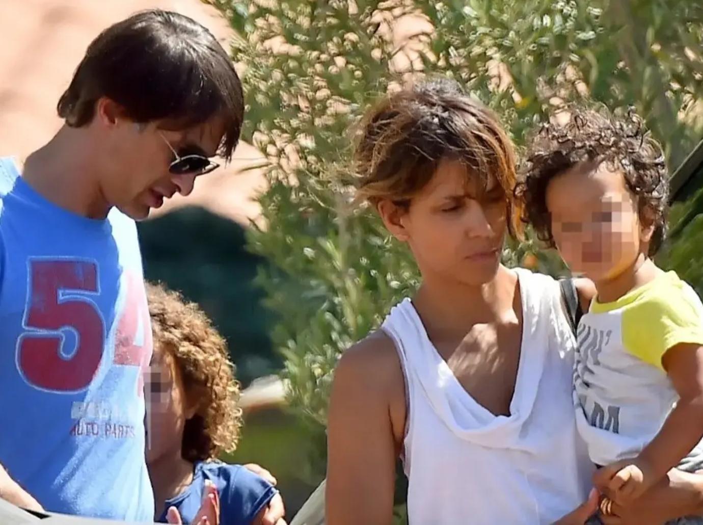 halle berry co parenting ex olivier martinez texts custody battle