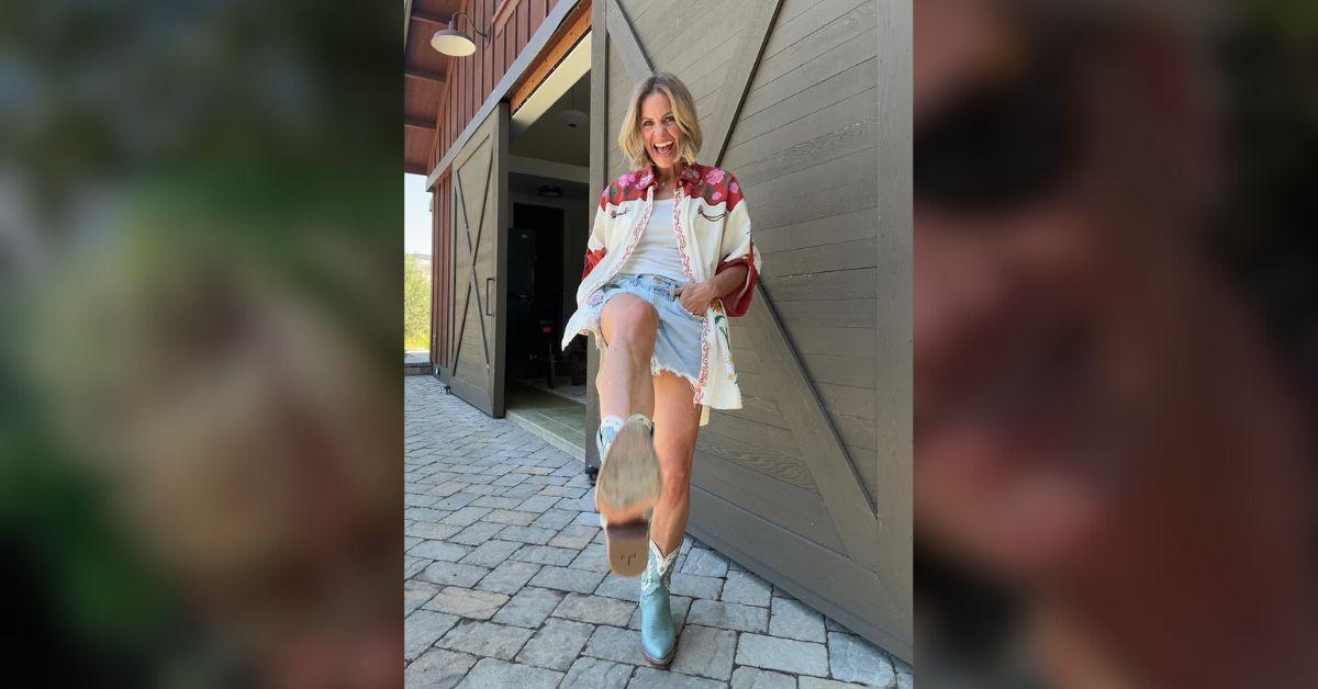 Candace Cameron Bure Flaunts Toned Legs In Tiny Denim Shorts: Photo