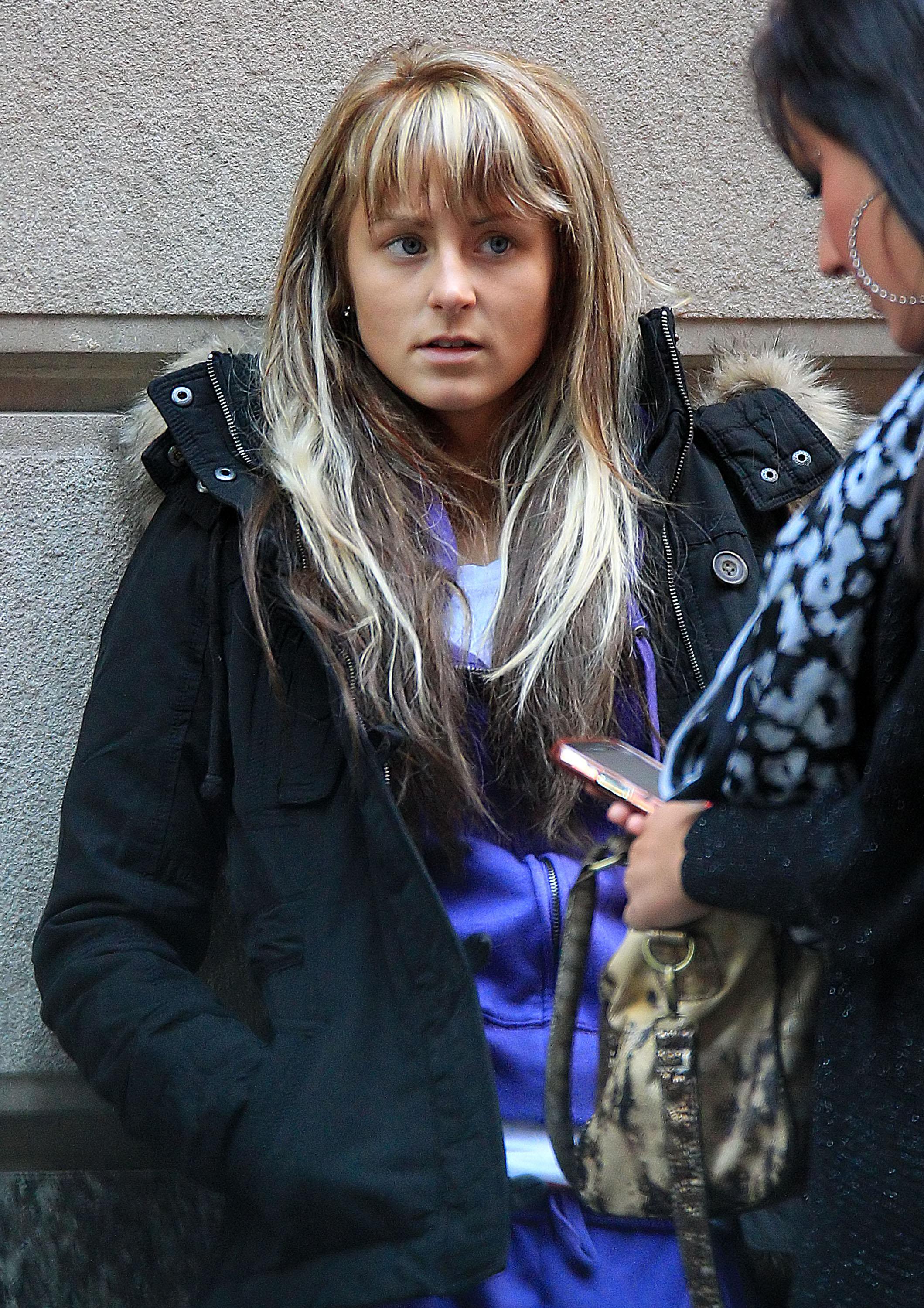 Leah Messer smokes with friends in NYC