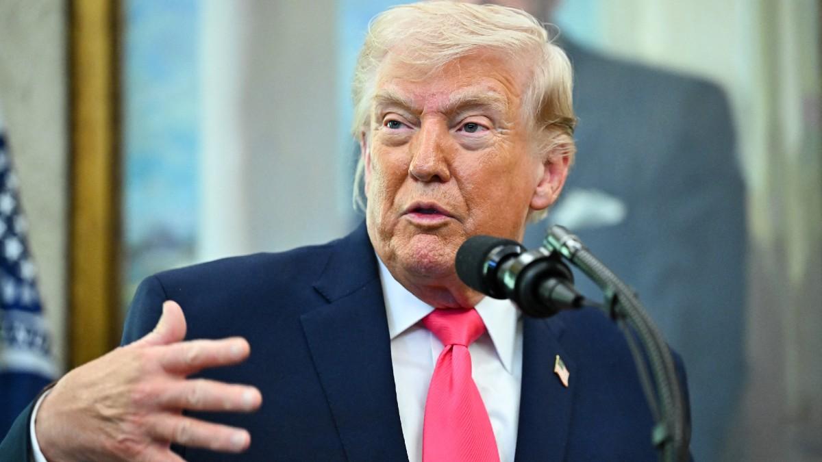 image of Donald Trump has a history of calling the host 'naive.'