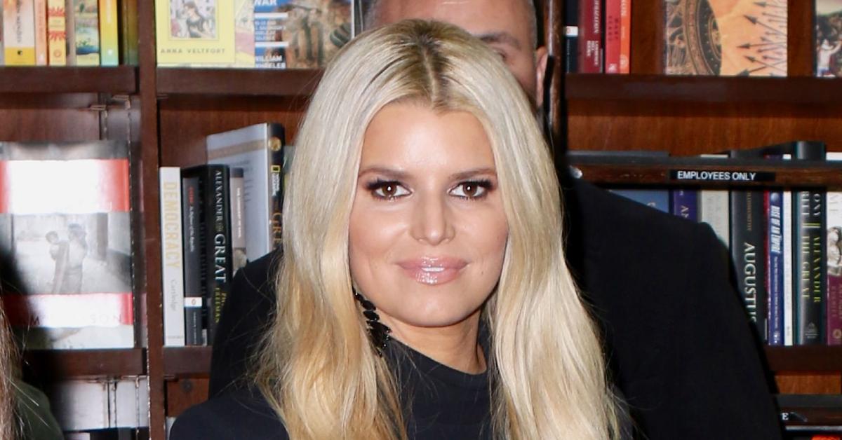 Can't be long now! Jessica Simpson puts her maternity wear to the test as  she shows off her growing baby bump