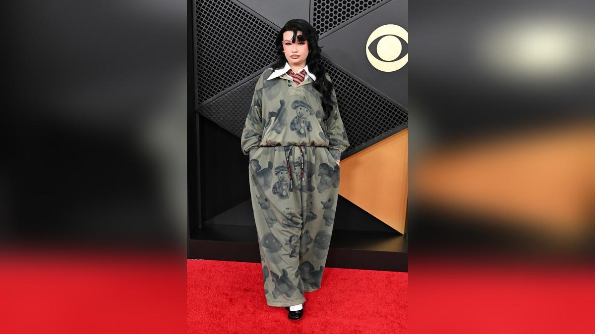 grammys lola youngxblur