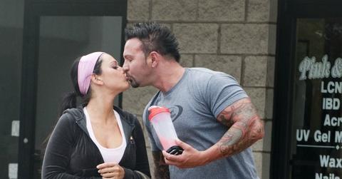 Jwoww kissing roger.jpg