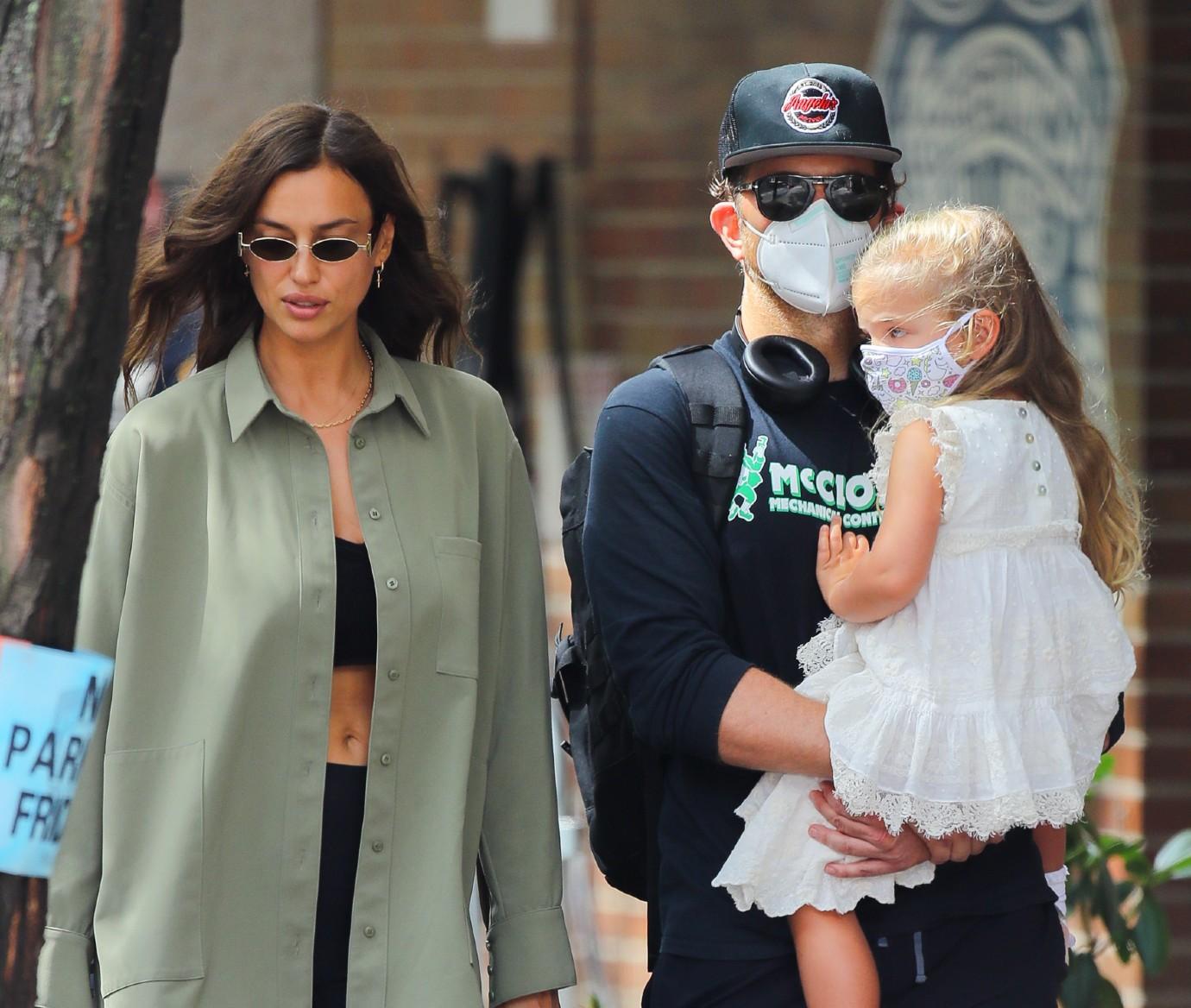 irina-shayk-bradley-cooper-spotted-with-daughter