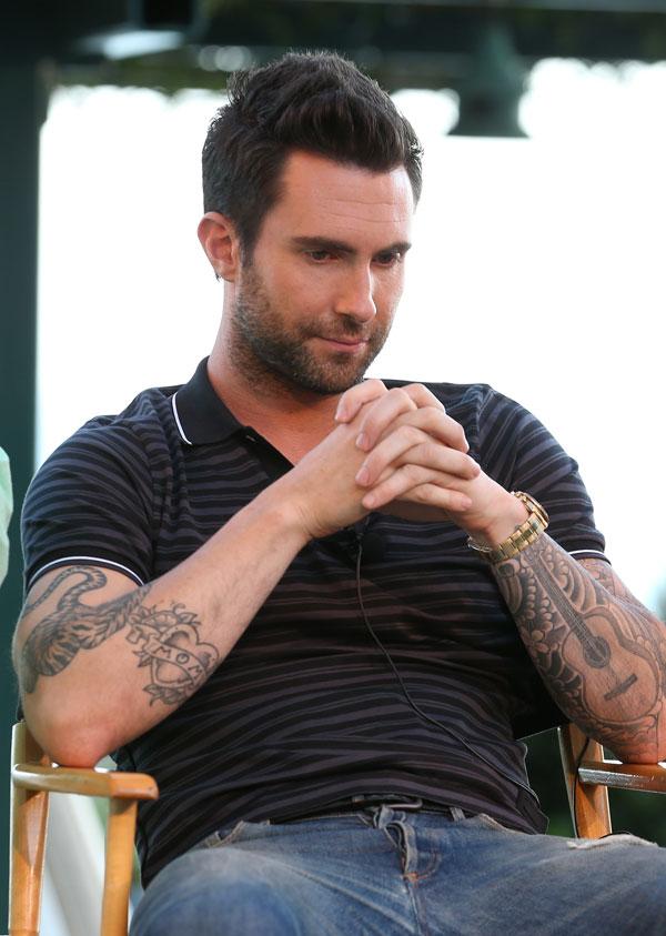 Adam levine the voice contestant fight 04