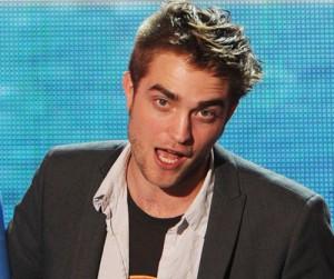 2011__09__Robert Pattinson Sept20newsbt 300×289.jpg