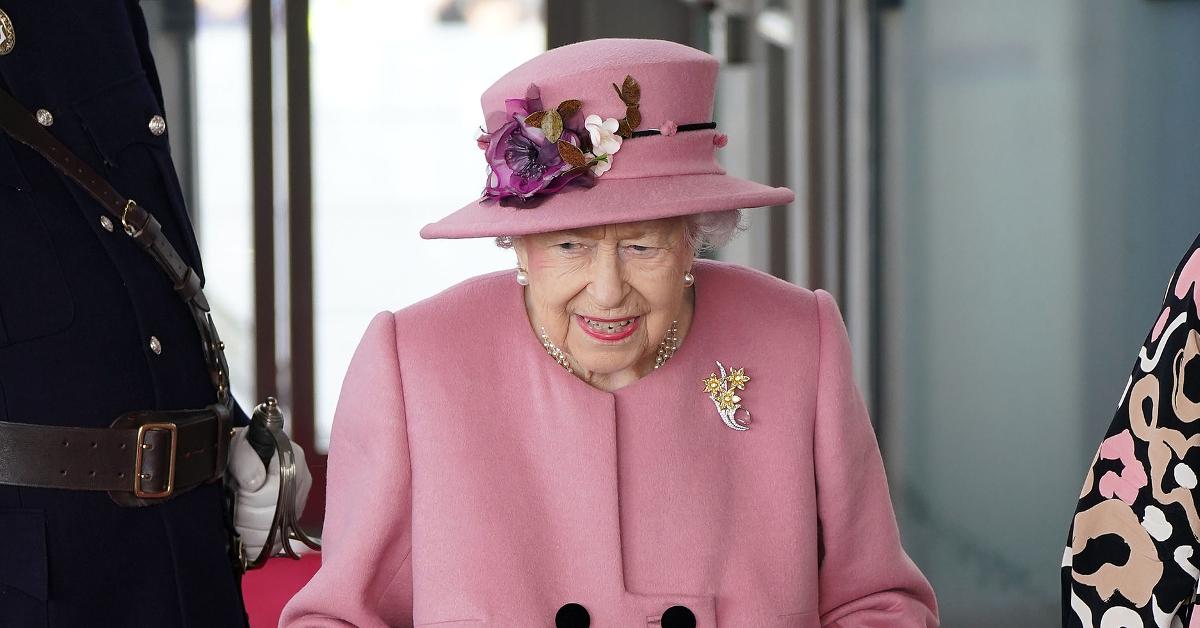 Queen Elizabeth 'Is In Charge' Despite 'Physical Mobility' Issues