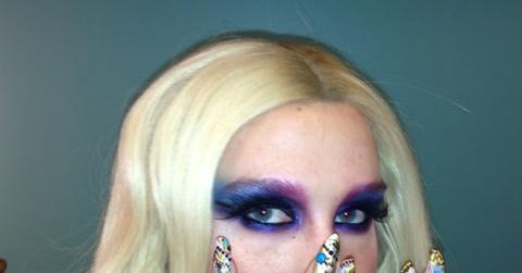 Ok_1713_lifestyle_kesha nye manicure