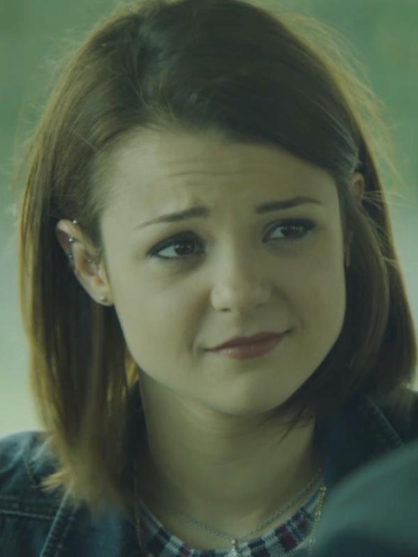 Finding Carter Exclusive Clip Carter Enlists A Criminal To Help Her Find Her Mom