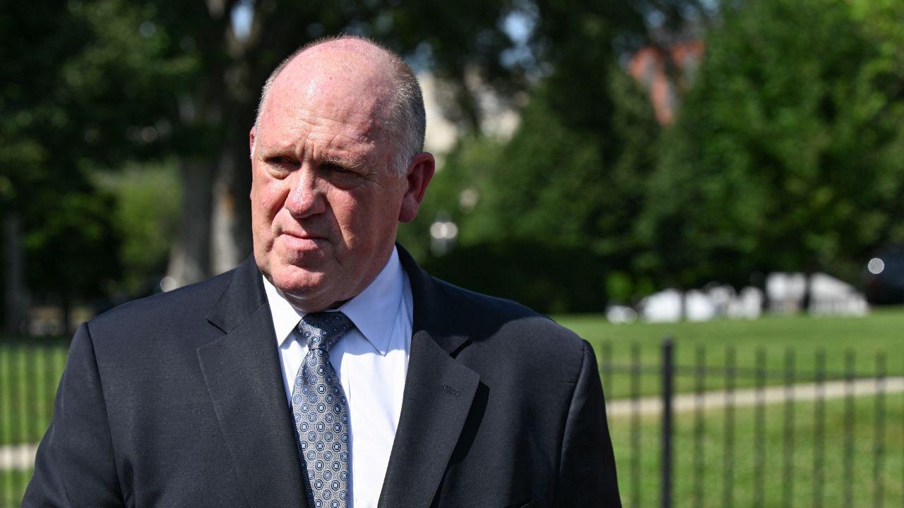 Photo of Homan tried to imply Biden's rate was bad, but did not give the numbers.