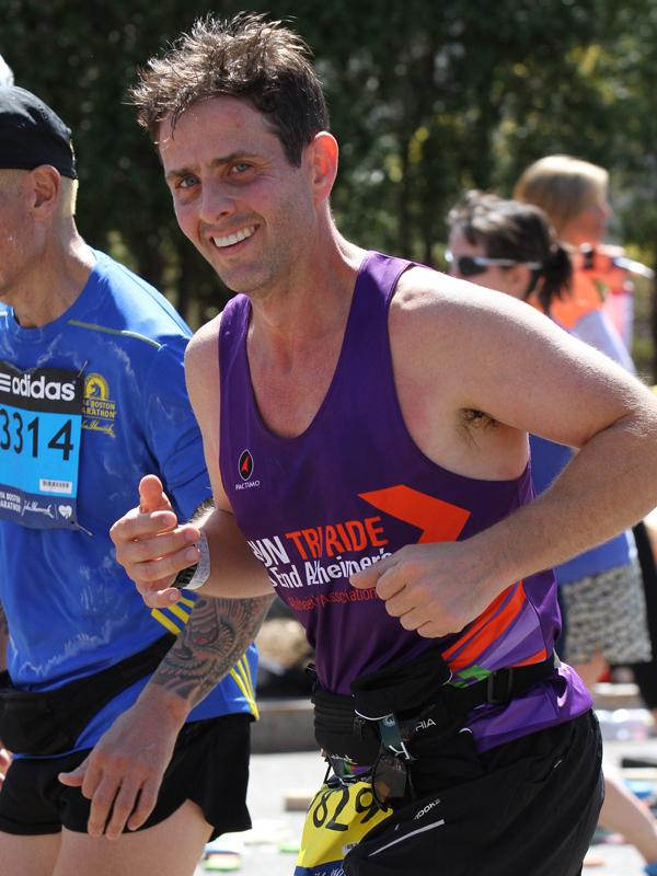 Joey McIntyre running in the 2014 Boston Marathon