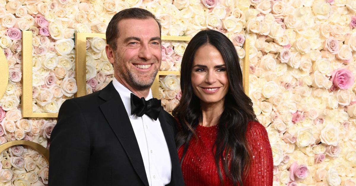 jordana brewsters red hot dress  golden globe awards photos