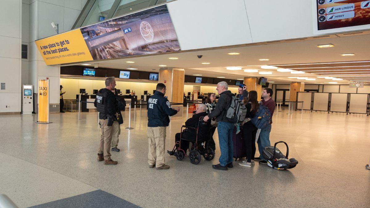 Image of Jon Stewart described the moment as 'chaotic' on air.
