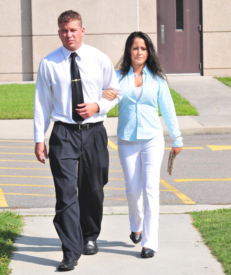 Jenelle Evans heads into court in Wilmington, NC with boyfriend Nathan Griffith