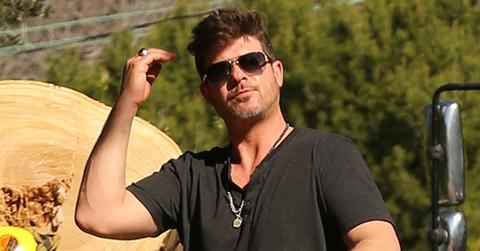 Exclusive… Premium: Robin Thicke Out And About In LA ***NO USE W/O PRIOR AGREEMENT – CALL FOR PRICING***