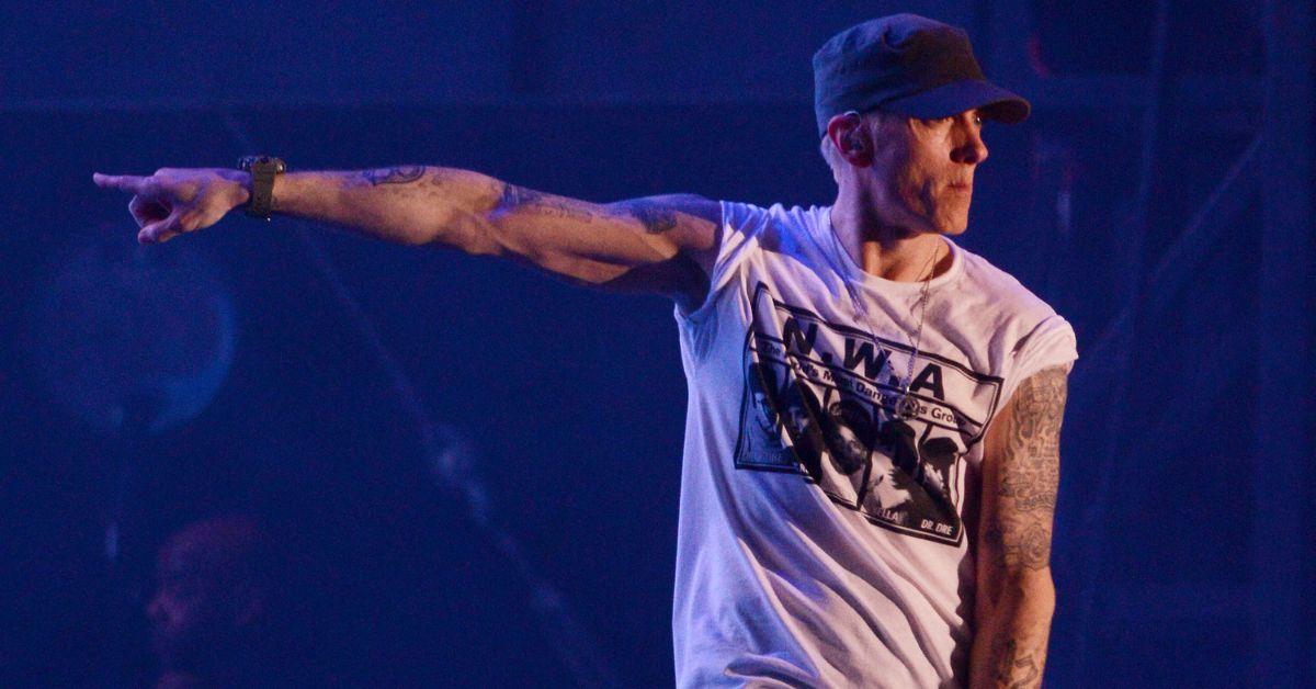 Image of Eminem has three children.