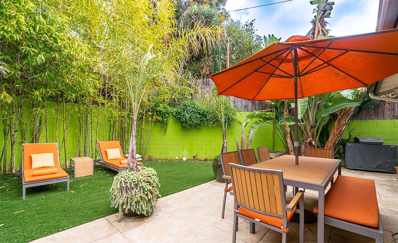 sarah jones buys beachwood canyon home