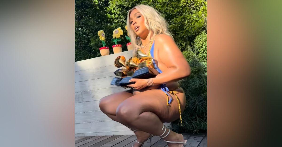 bikini clad lizzo twerks shows off bum in raunchy new video