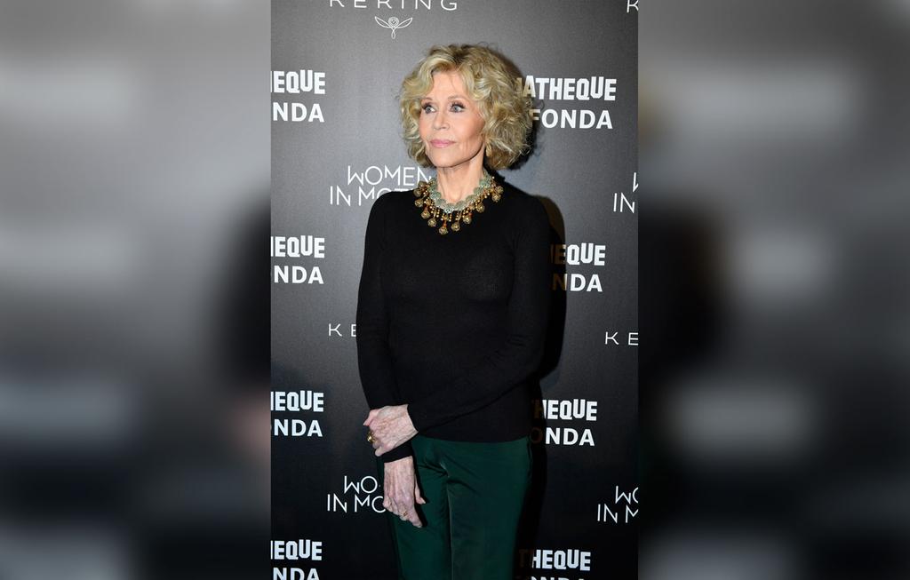 Jane Fonda Dazzles In Black Sweater At A 'Woman In Motion' Master Class ...