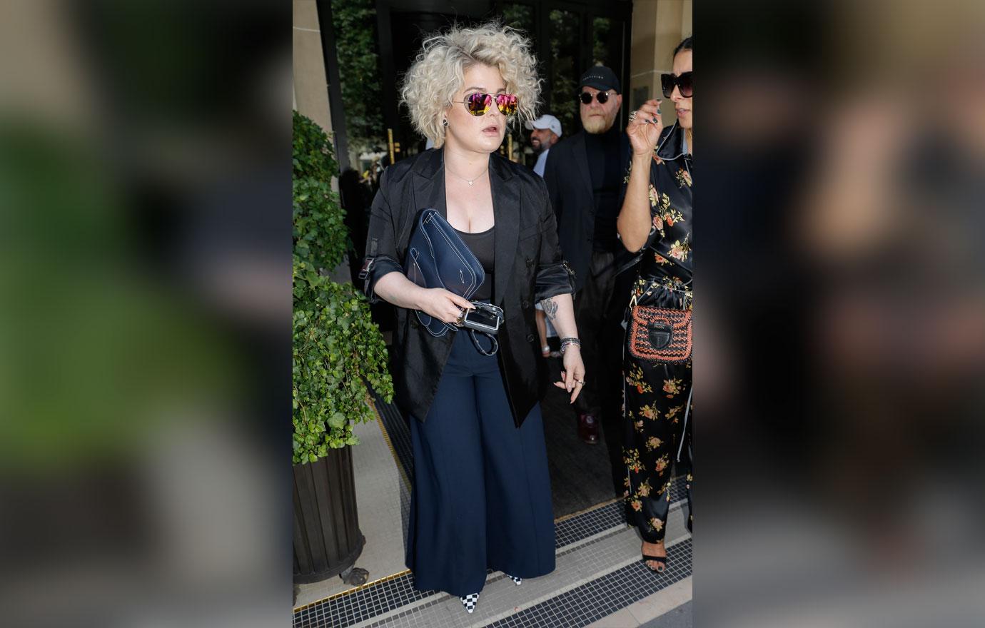 Kelly osbourne all black