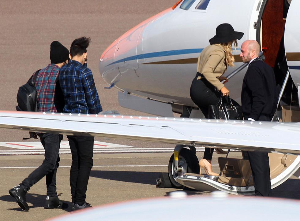 Zayn Malik &amp; Perrie Edwards Take Flight