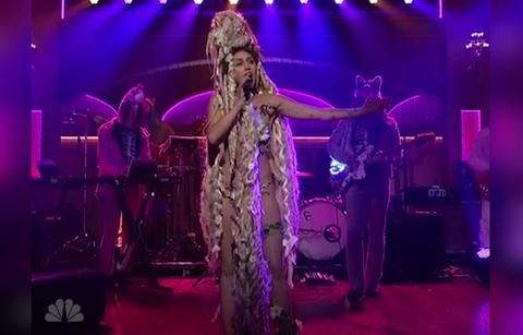 Miley Cyrus 2015 SNL performance