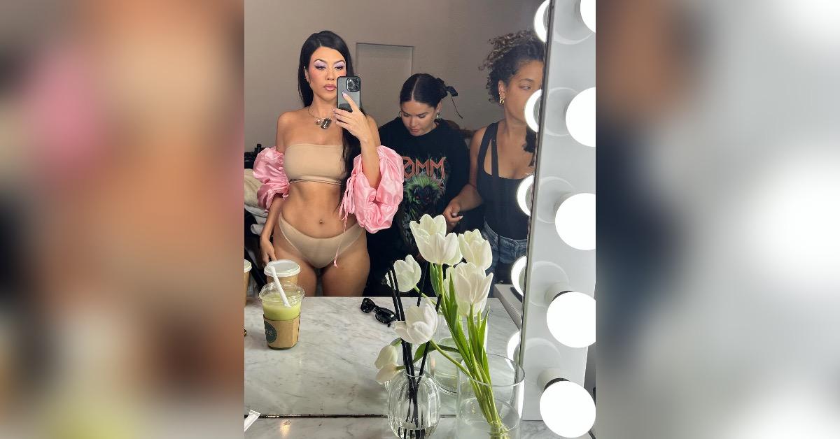 Demi Rose teases her assets in some sizzling lingerie in new snap