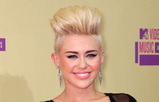 Miley cyrus7 teaser_319x206.jpg