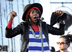 2011__07__Lauryn_Hill_July27newsne 300×220.jpg