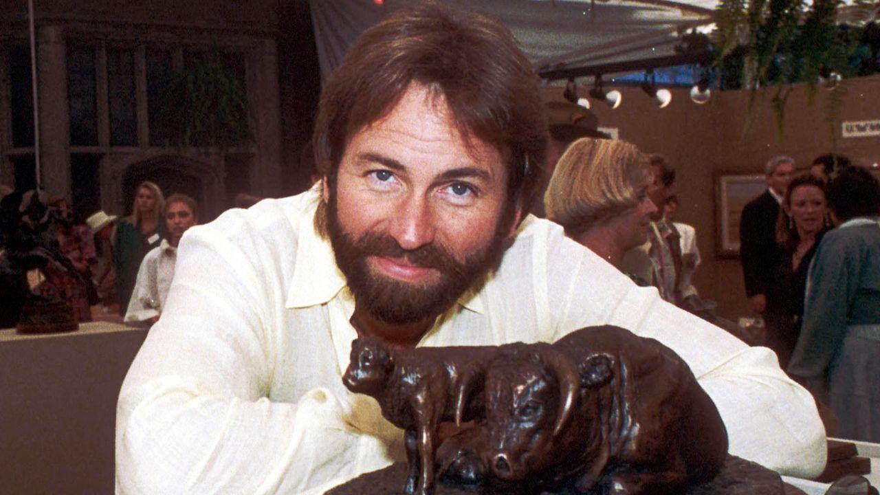 image of John Ritter died in 2003 after suffering an aortic dissection while rehearsing for ‘8 Simple Rules,’ leading the series to write his character out of the show.