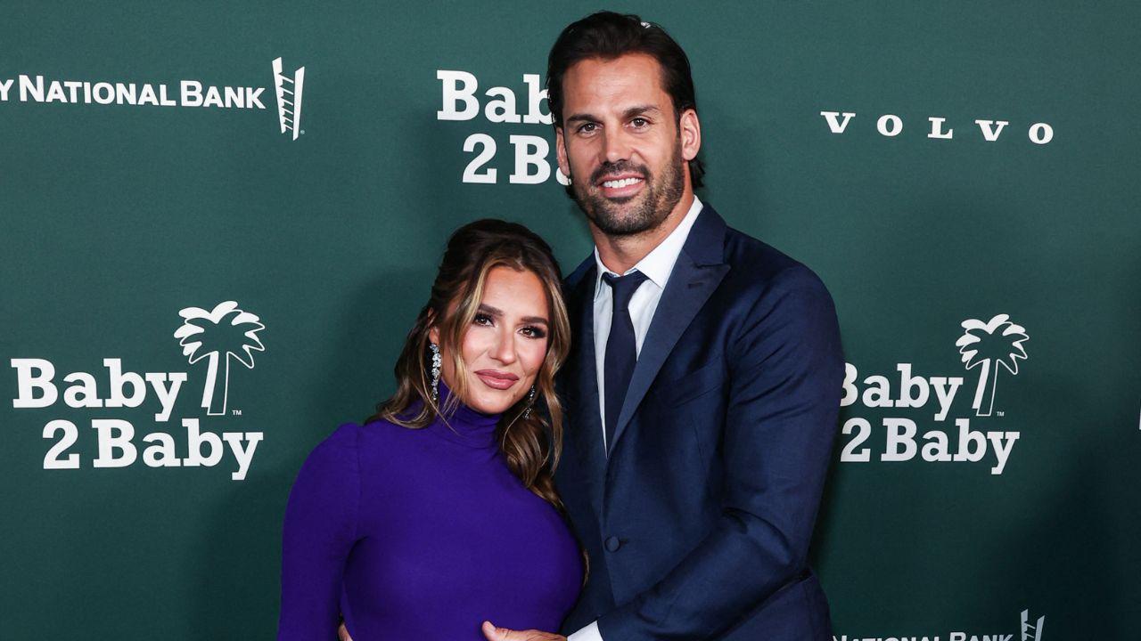 Image of Jessie James Decker posted a silly workout video with her husband to her Instagram account. 