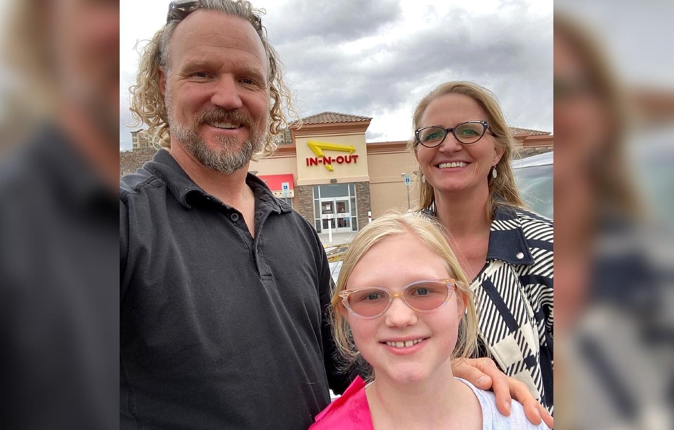 sister wives kody brown embarrassed go church failed marriages