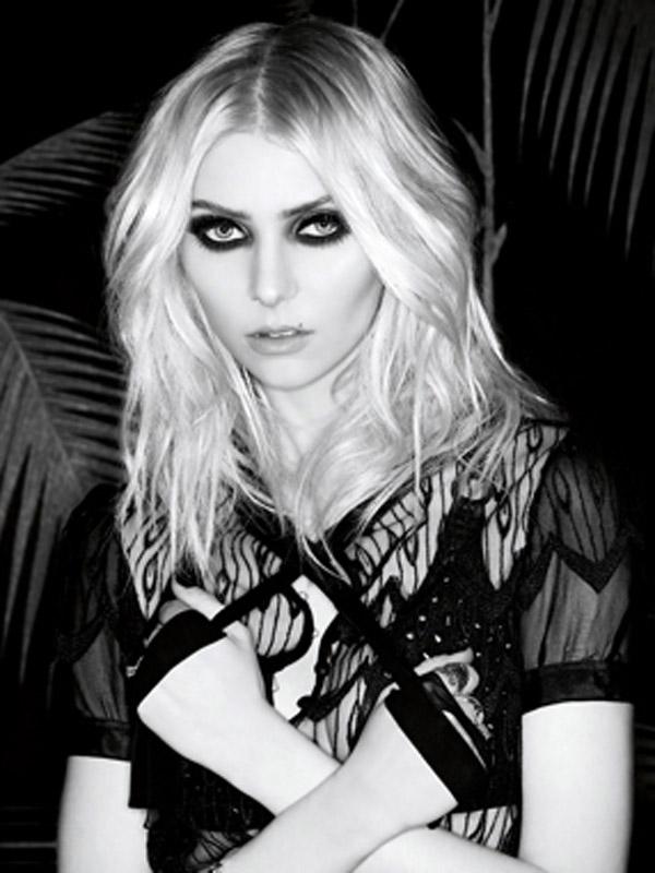 Taylor momsen smokey eye