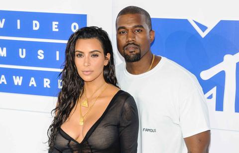 he cant help himself kim kardashian reveals nasty text she received from kanye west over style choices