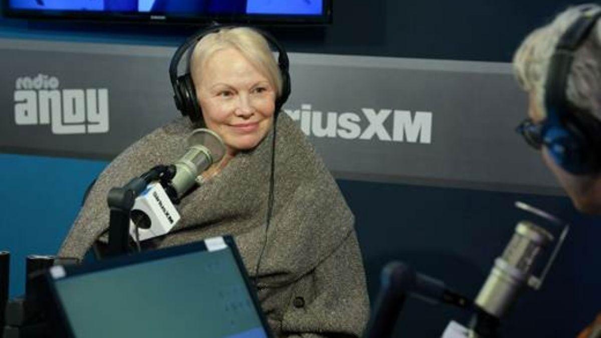 Photo of Pamela Anderson wishes she had a 'better relationship' with ex-husband Tommy Lee, the father of her two sons.