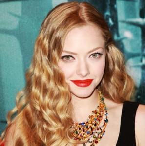 2011__09__Amanda Seyfried Sept16newsbt 297&#215;300.jpg