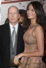 2010__02__bruce.willis.emma_.heming 152×225.jpg