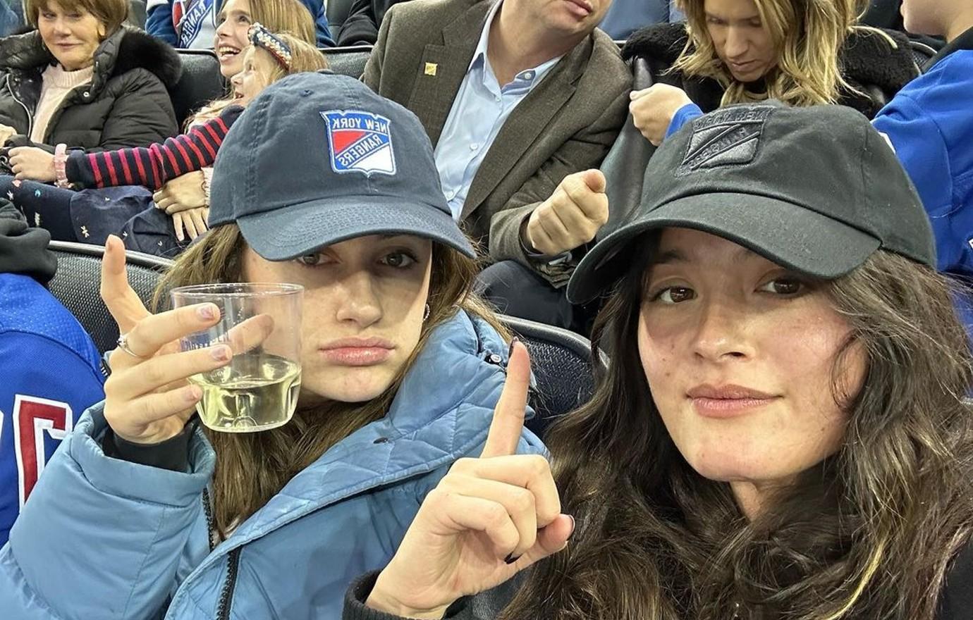 pete davidson hockey game costars chase sui wonders rachel sennot emily ratajkowski