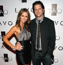 2010__03__okmagazine_jennifer love hewitt 217×225.jpg