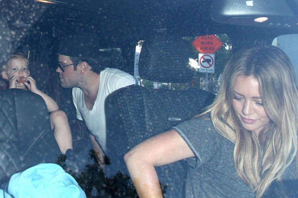 Hilary Duff &amp; Mike Comrie Take Luca Out For An Early Dinner