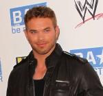 2011__08__Kellan_Lutz_August12 150×140.jpg