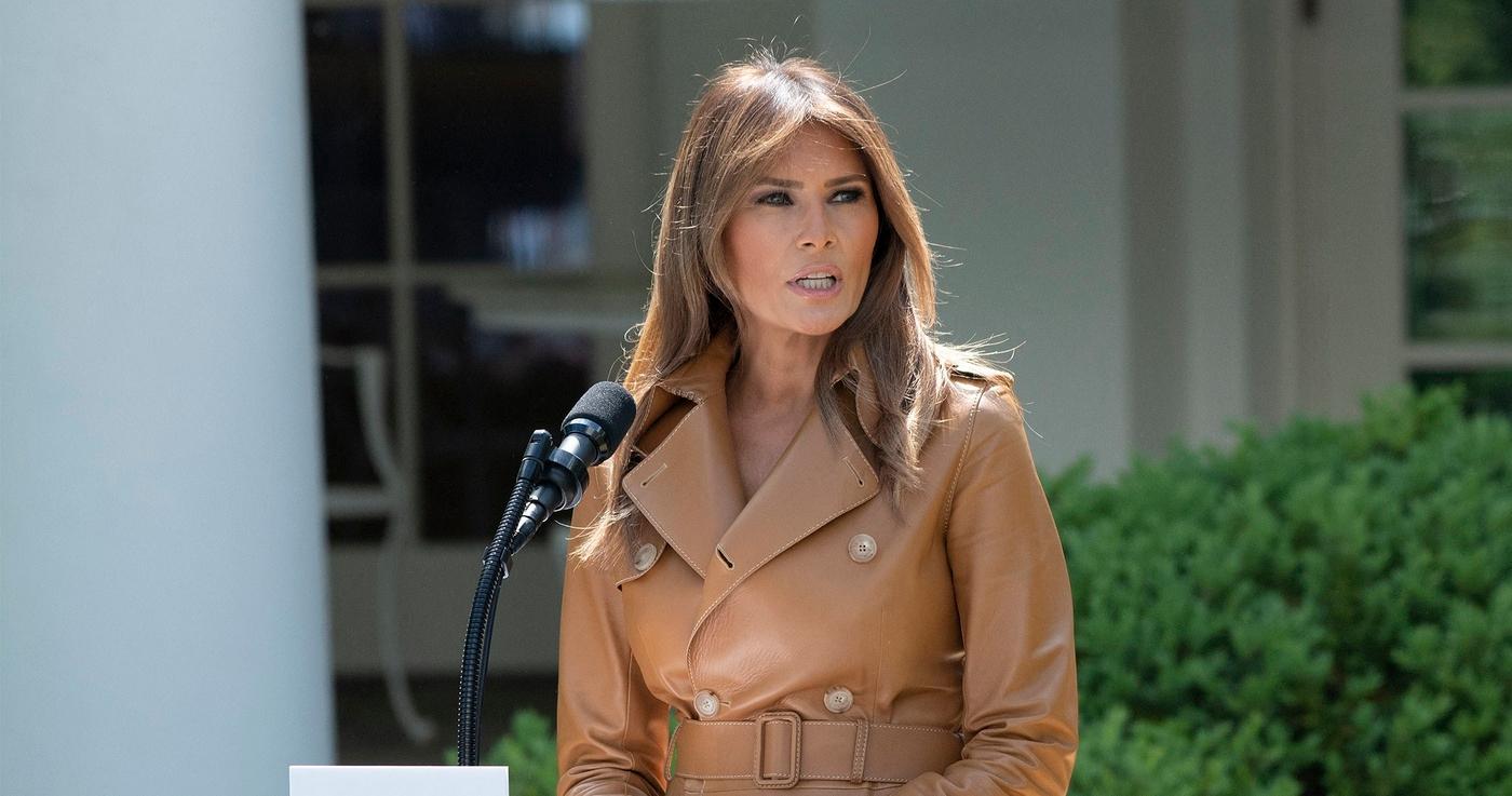 melania trump selling necklace