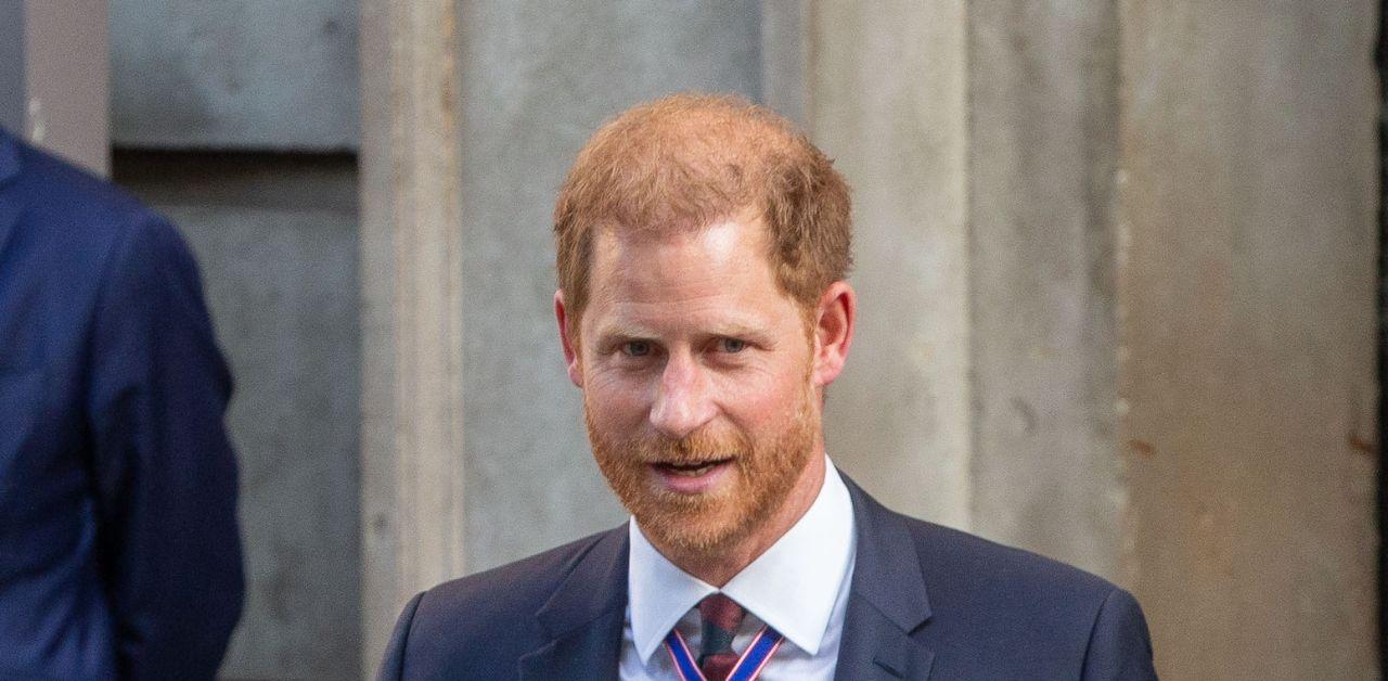 prince harry feeling heat spare confession threatens american visa status