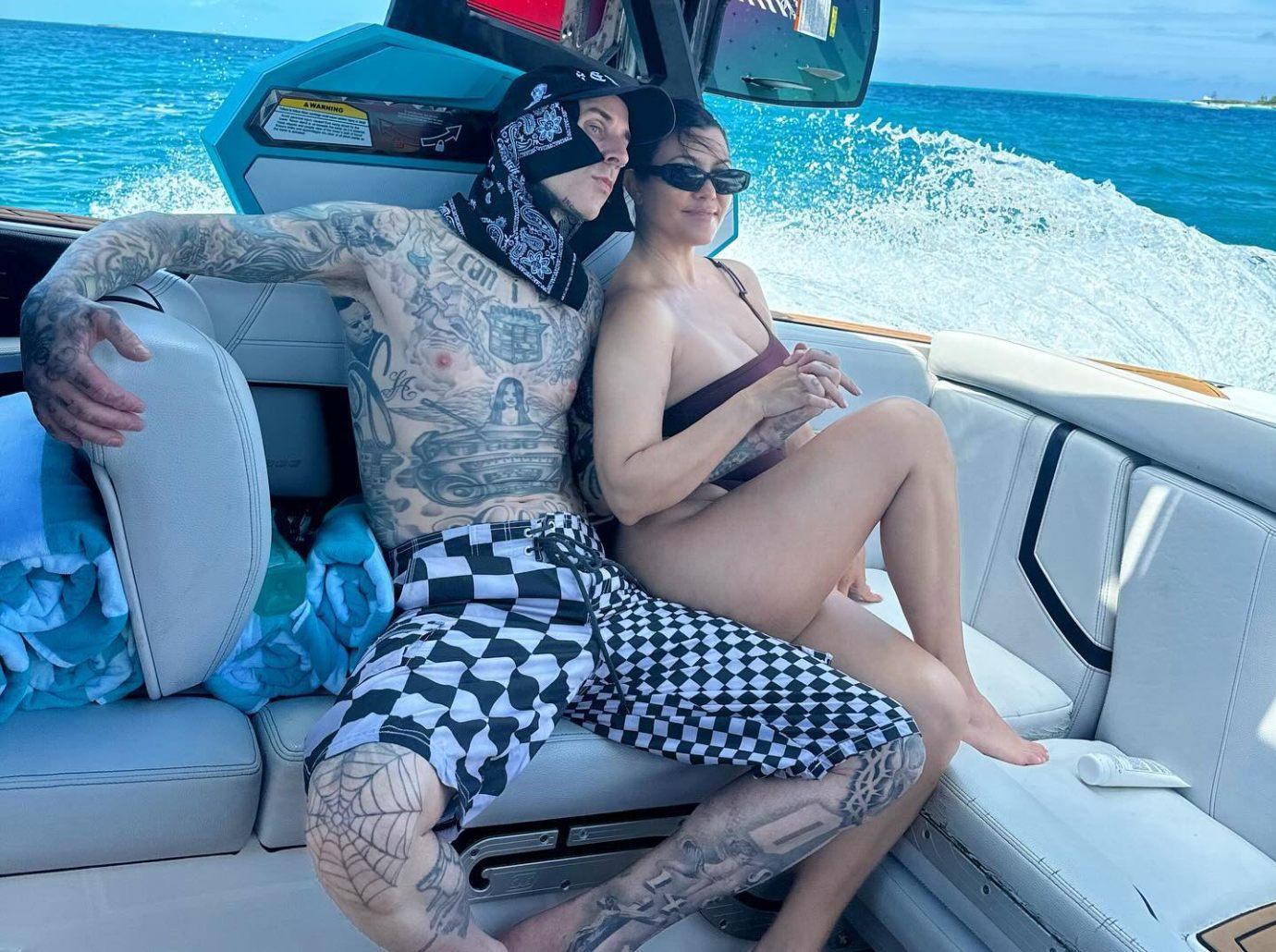 travis barker kourtney kardashian became close workout buddies