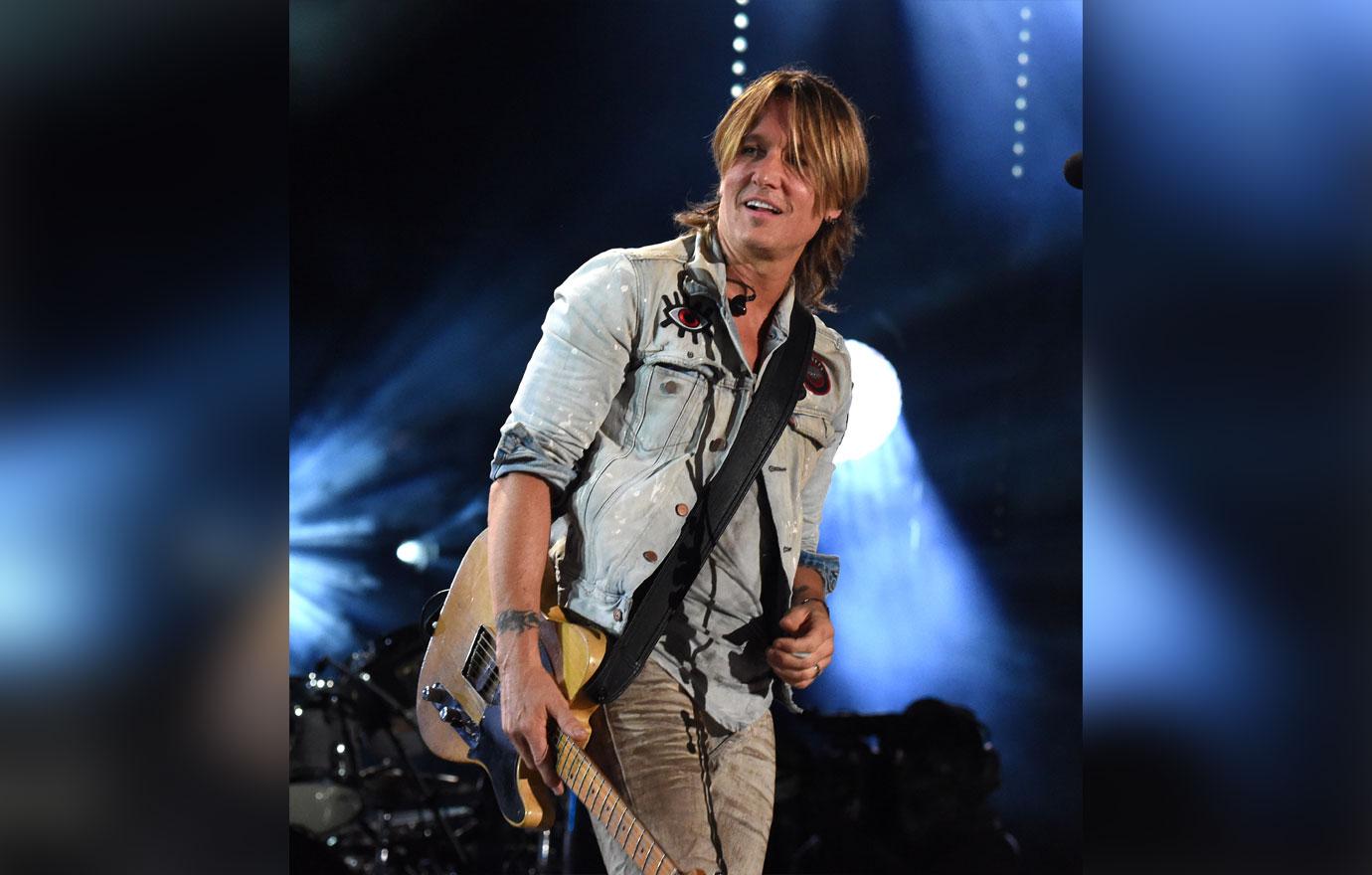 Local teacher pays keith urban’s convenience store tab 1