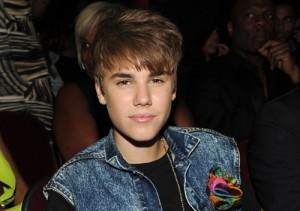 2011__07__Justin_Bieber_July21newsneb 300×211.jpg