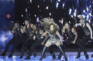 2010__05__25_jennifer_lopez_may19_68 300×199.jpg