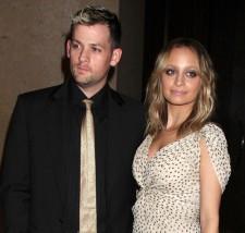 2009__11__wenn2620460 225×214.jpg