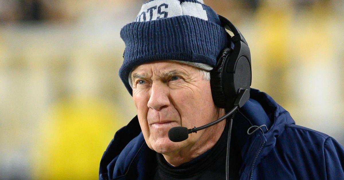 bill belichick girlfriend cheers super bowl champs return coaching