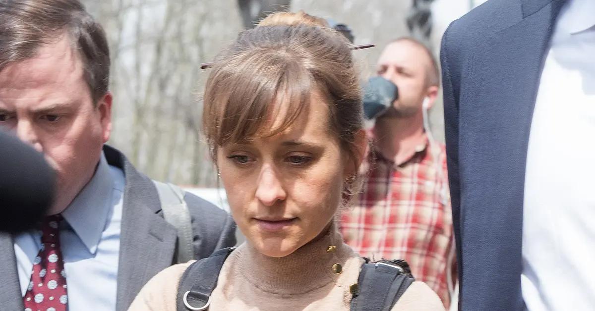 allison mack spotted new man pp